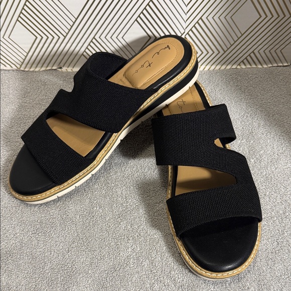 Me Too Hille cutout sandals Women's Sandals slip on black and tan - Picture 1 of 11